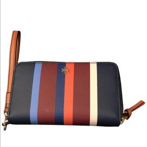 Tory Burch kerrington Smartphone Wristlet SLG